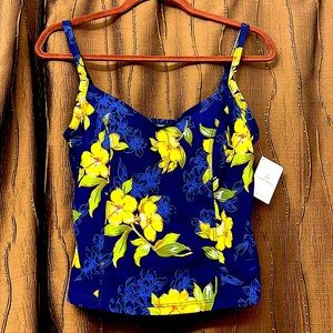 NWT Liz Claiborne Separates Swimwear ***TOP ONLY ****